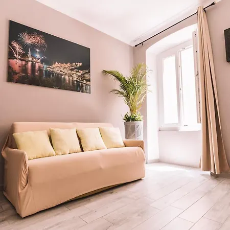 Charmelise Apartment *
